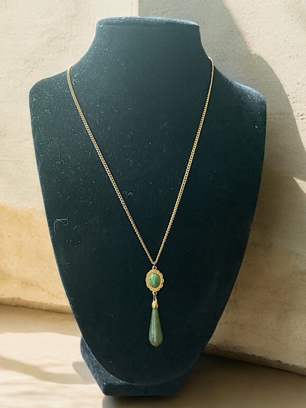 Nephrite Jade Lavalier Necklace Gold Tone